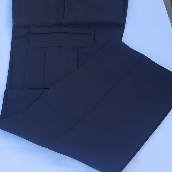 Dickies Men's Cargo Work Pants. BLACK. Flat front, 6 pockets, zip closure. - Picture 4 of 5